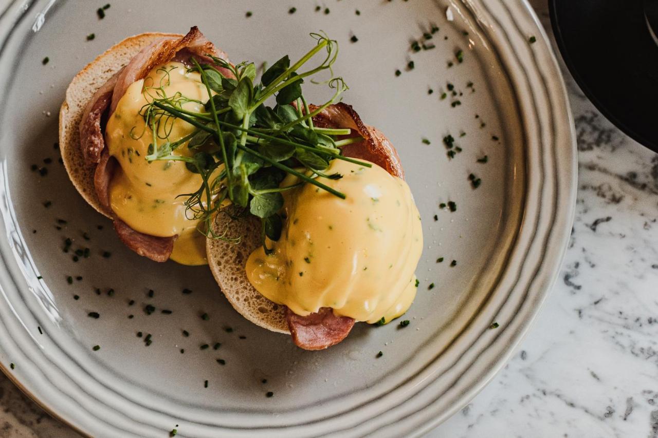 باث Leighton House - Boutique Guesthouse المظهر الخارجي الصورة Eggs Benedict