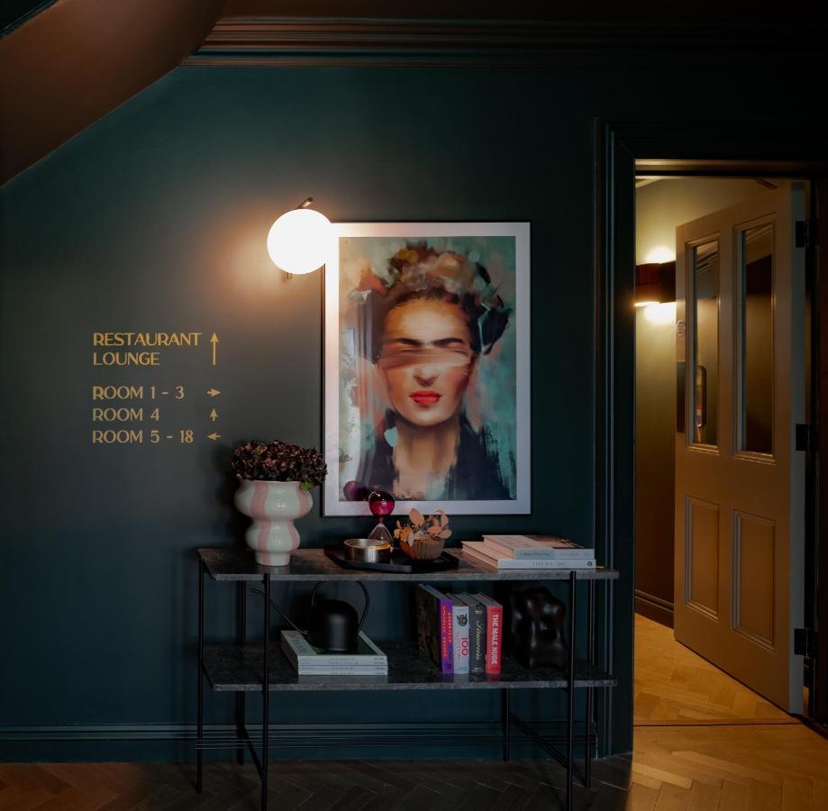 باث Leighton House - Boutique Guesthouse المظهر الخارجي الصورة The entrance to the hotel