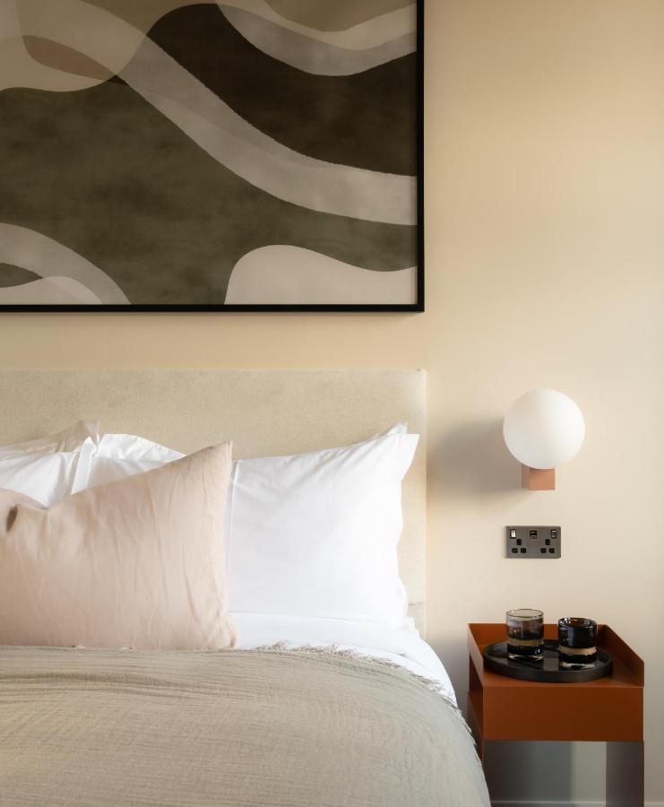 باث Leighton House - Boutique Guesthouse المظهر الخارجي الصورة A bedroom at the hotel