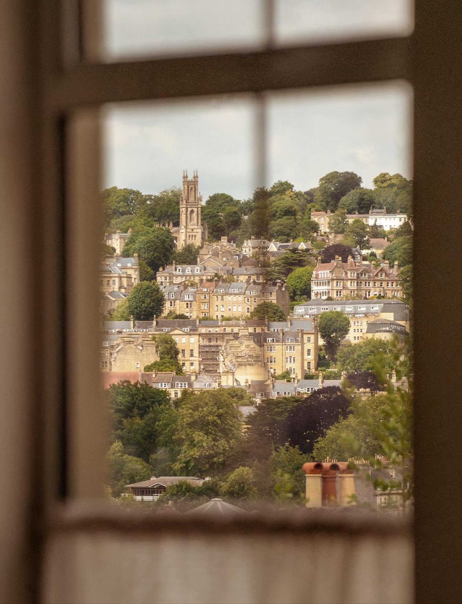 باث Leighton House - Boutique Guesthouse المظهر الخارجي الصورة View of Tetbury from the church tower