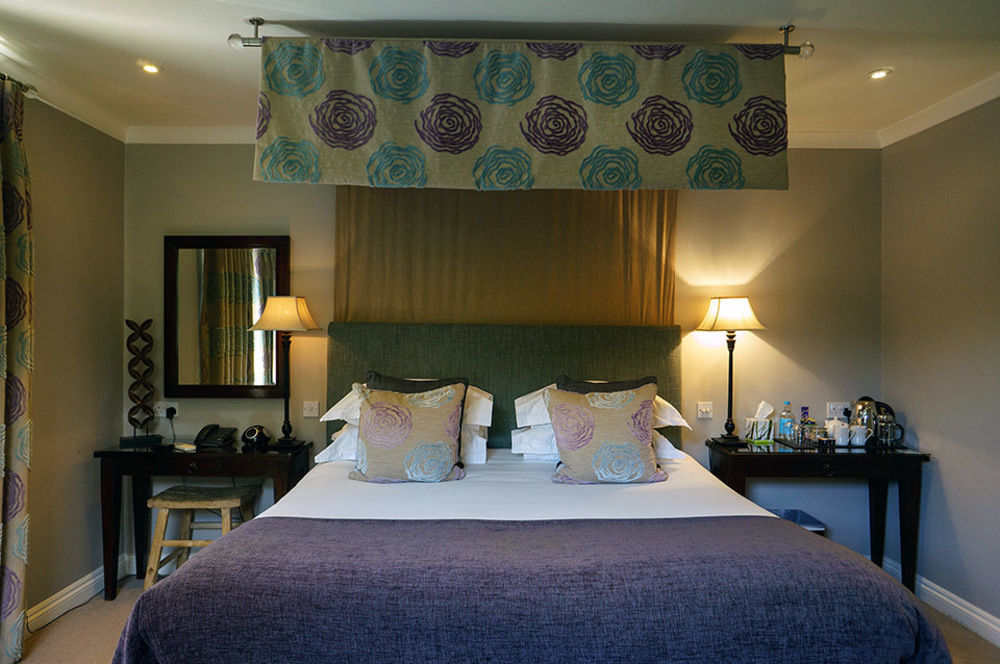 باث Leighton House - Boutique Guesthouse المظهر الخارجي الصورة A bedroom at the hotel